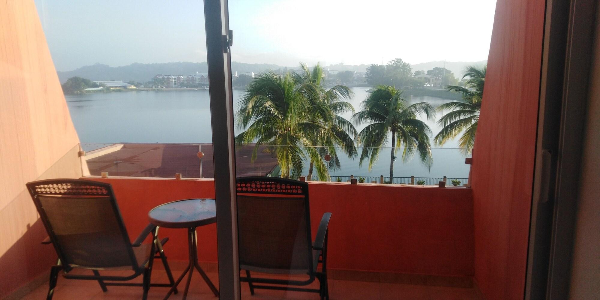 Peten Esplendido Flores Kültér fotó