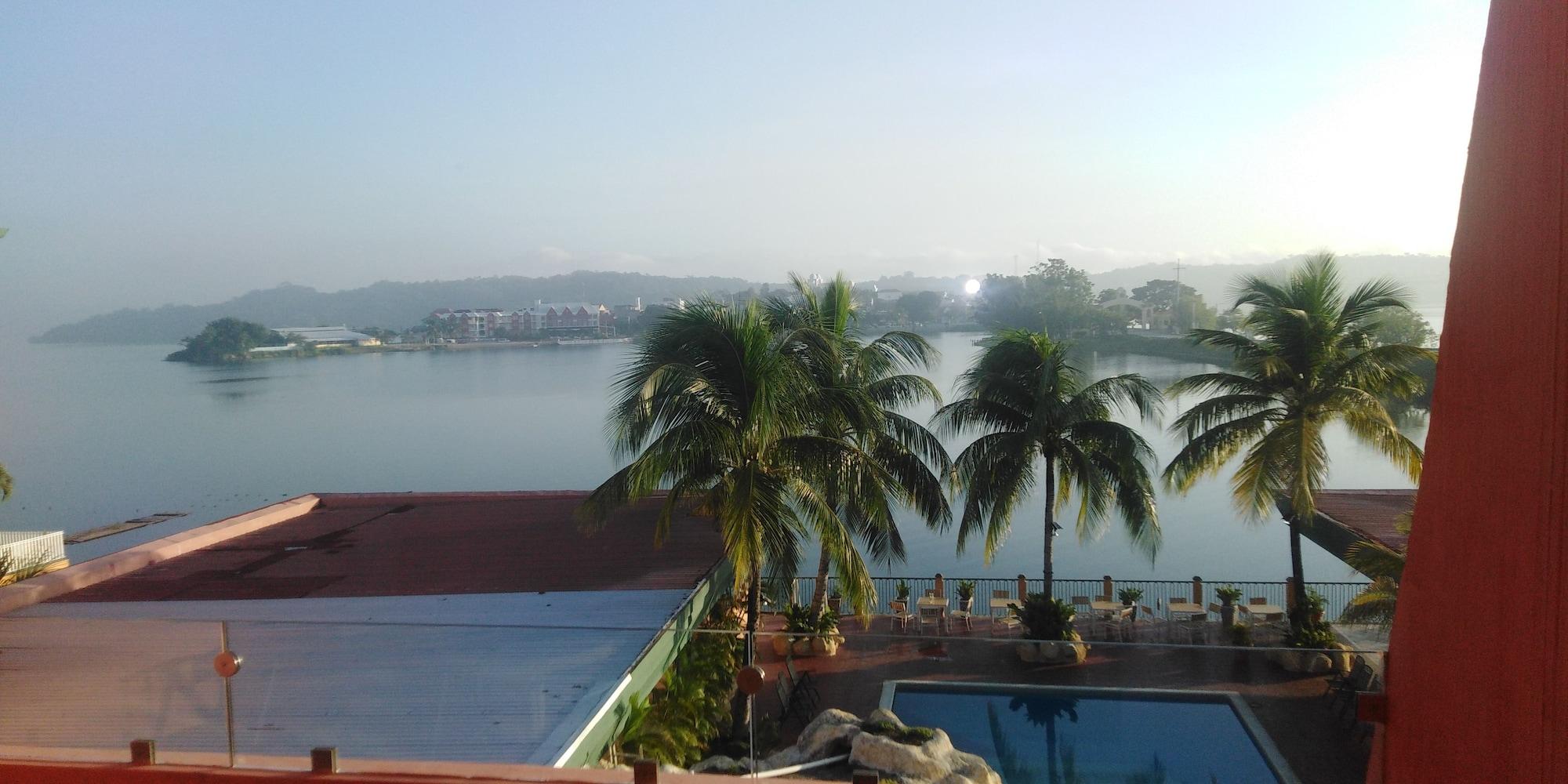 Peten Esplendido Flores Kültér fotó
