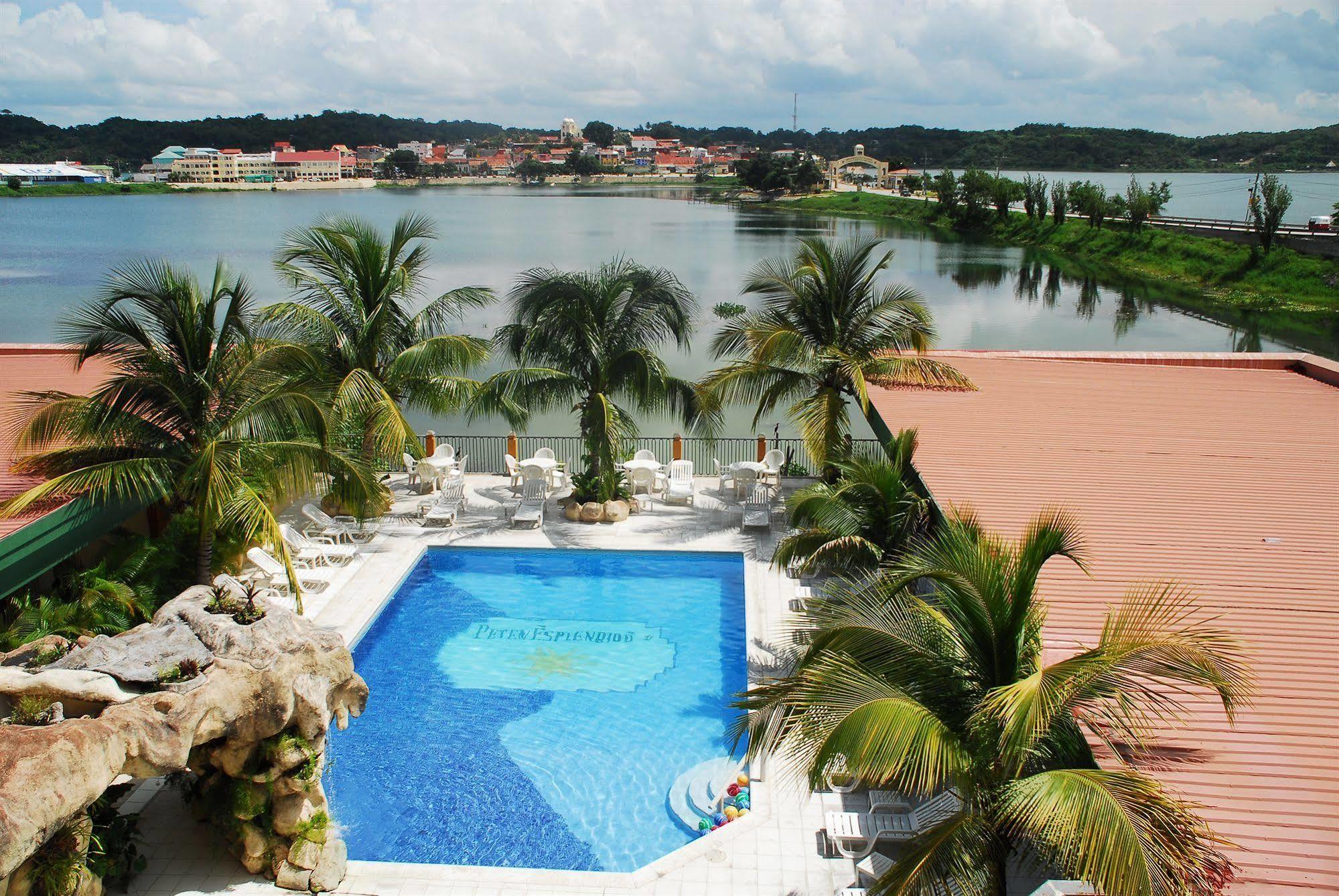 Peten Esplendido Flores Kültér fotó