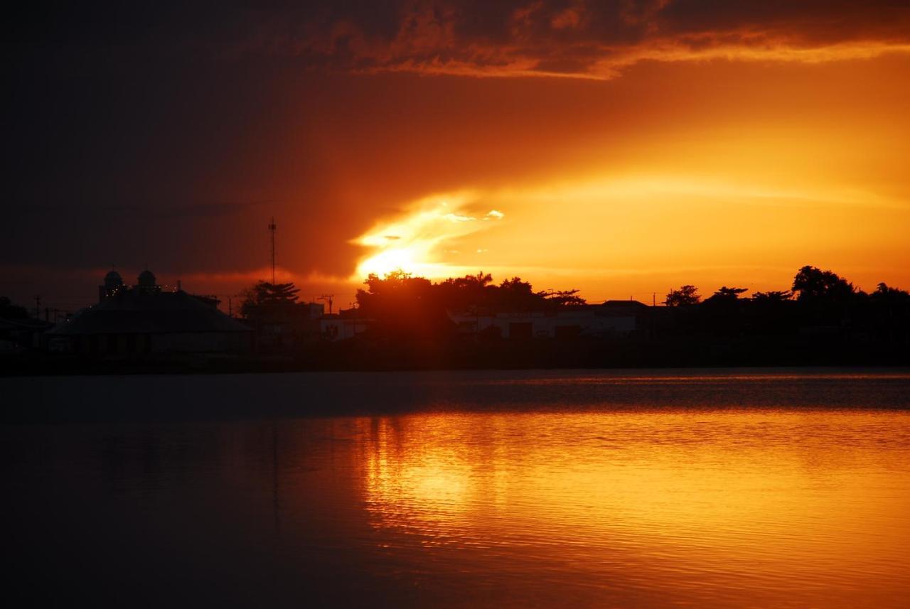 Peten Esplendido Flores Kültér fotó
